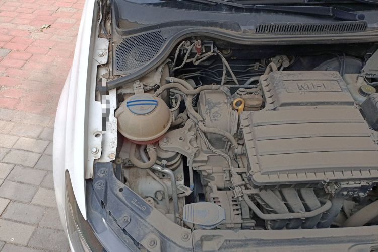 Used Volkswagen Polo 2016 1.4L Manual Fashion Model Engine Bay Right