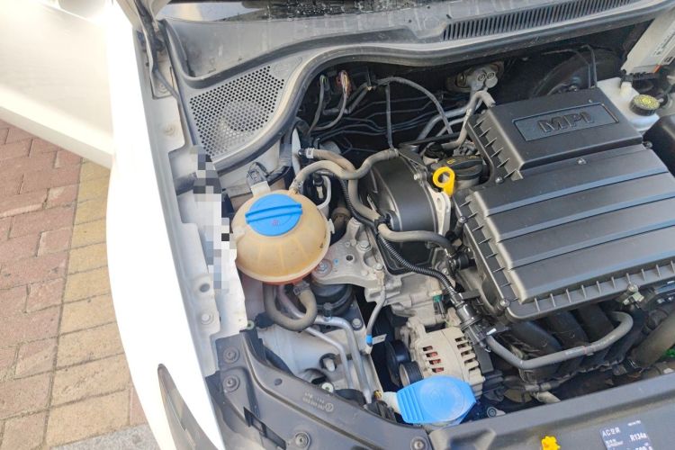 Used Volkswagen Polo 2016 1.4L Manual Fashion Model Engine Bay Right
