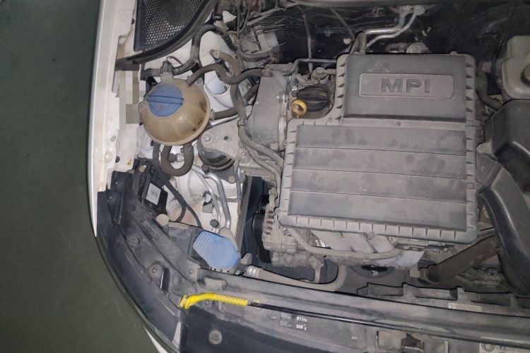 Used Volkswagen Polo 2016 1.6L Automatic Comfort Model Engine Bay Right