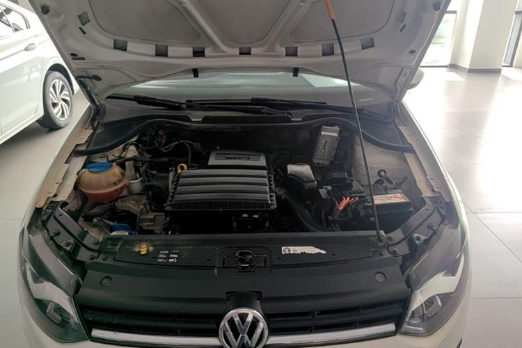 Used Volkswagen Polo 2016 1.4L Manual Fashion Model Engine Bay