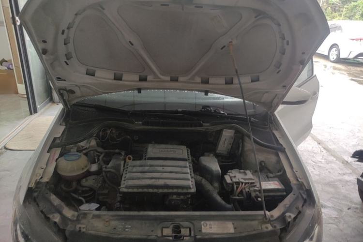 Used Volkswagen Polo 2016 1.4L Manual Fashion Model Engine Bay