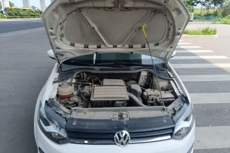 Used Volkswagen Polo 2016 1.4L Manual Fashion Model Engine Bay
