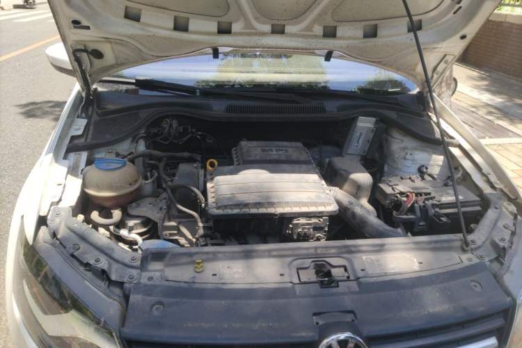 Used Volkswagen Polo 2016 1.4L Manual Fashion Model Engine Bay