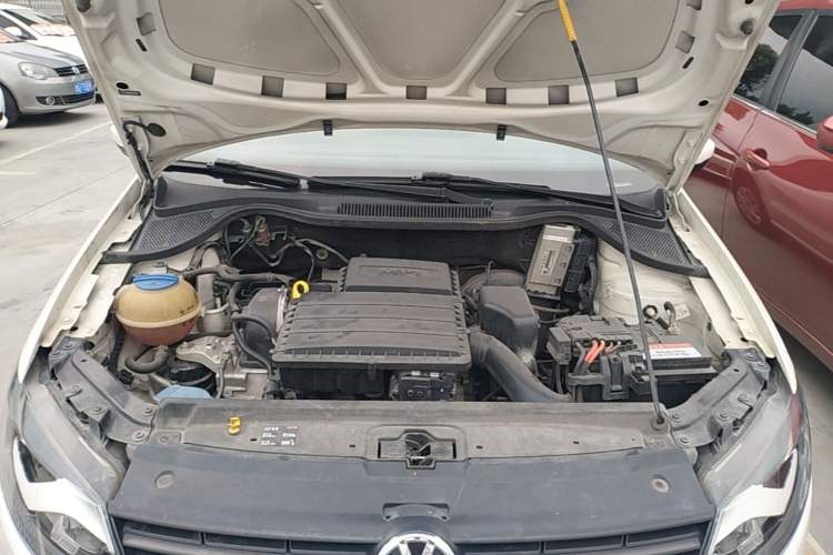 Used Volkswagen Polo 2016 1.4L Manual Fashion Model Engine Bay