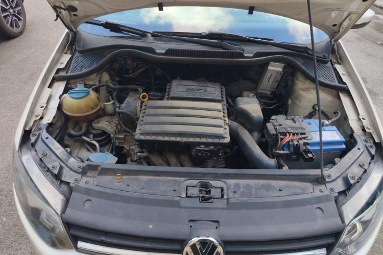 Used Volkswagen Polo 2016 1.4L Manual Fashion Model Engine Bay