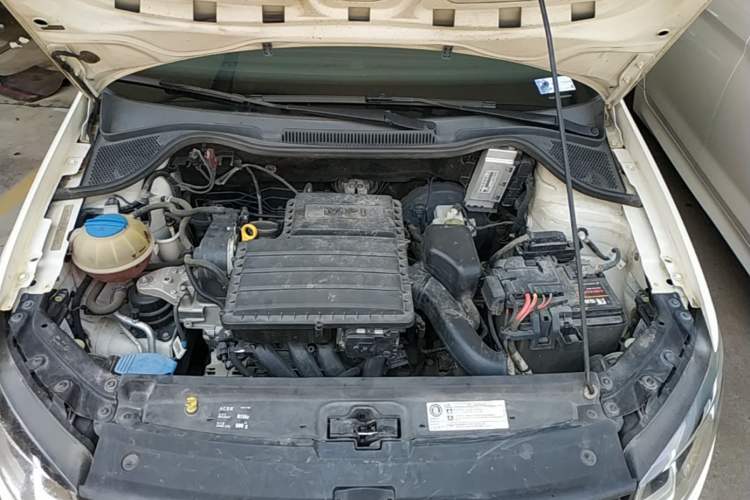 Used Volkswagen Polo 2016 1.6L Automatic Comfort Model Engine Bay