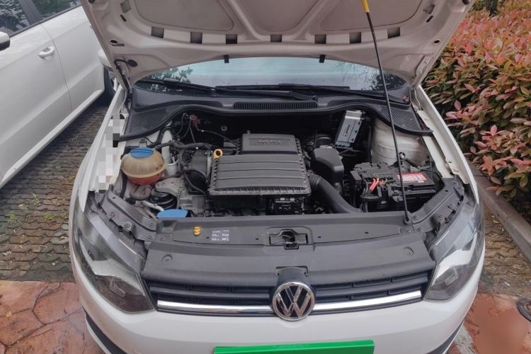 Used Volkswagen Polo 2016 1.4L Manual Fashion Model Engine Bay