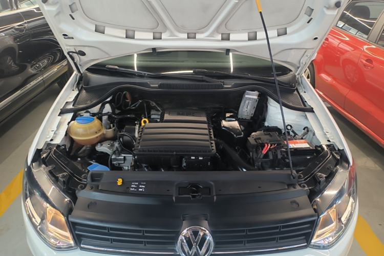 Used Volkswagen Polo 2016 1.6L Automatic Comfort Model Engine Bay