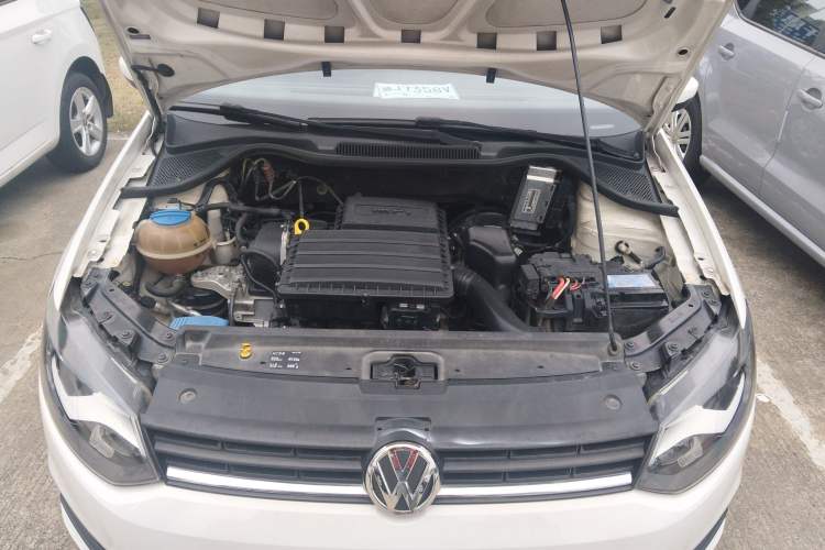 Used Volkswagen Polo 2016 1.4L Manual Fashion Model Engine Bay
