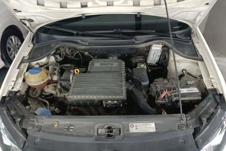 Used Volkswagen Polo 2016 1.4L Manual Fashion Model Engine Bay