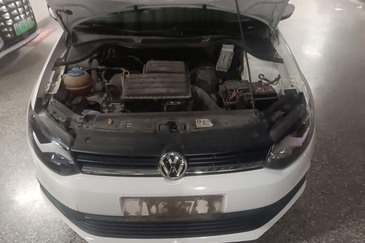Used Volkswagen Polo 2016 1.4L Manual Fashion Model Engine Bay