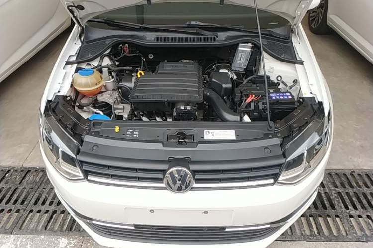 Used Volkswagen Polo 2016 1.6L Automatic Comfort Model Engine Bay