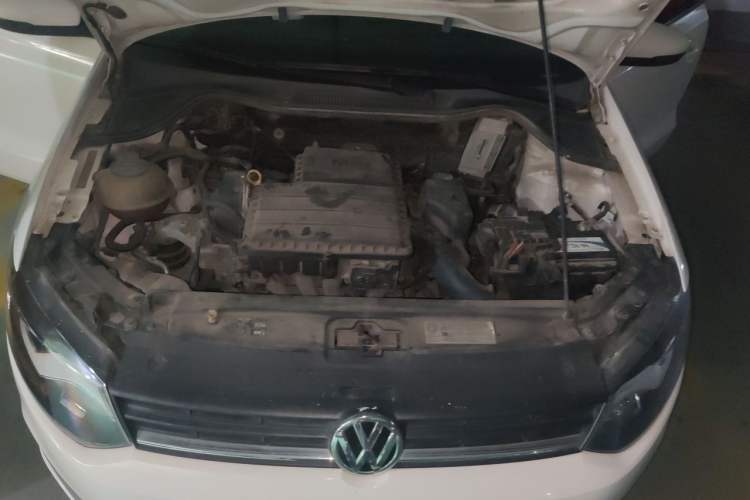 Used Volkswagen Polo 2016 1.4L Manual Fashion Model Engine Bay