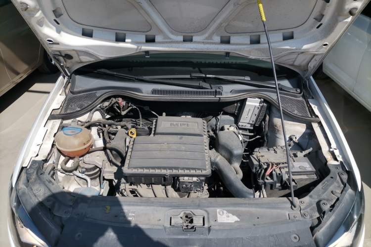 Used Volkswagen Polo 2016 1.4L Manual Fashion Model Engine Bay