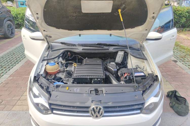 Used Volkswagen Polo 2016 1.4L Manual Fashion Model Engine Bay