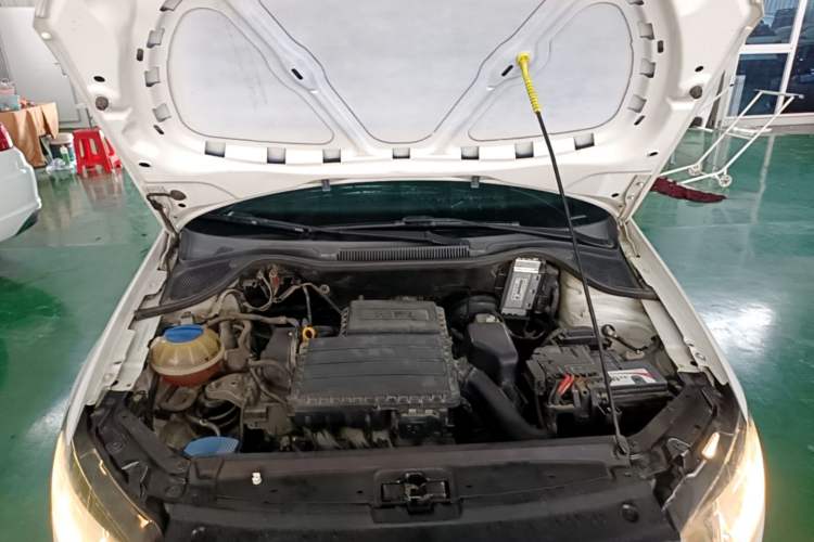 Used Volkswagen Polo 2016 1.6L Automatic Luxury Model Engine Bay