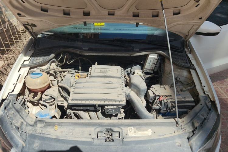 Used Volkswagen Polo 2016 1.4L Manual Fashion Model Engine Bay