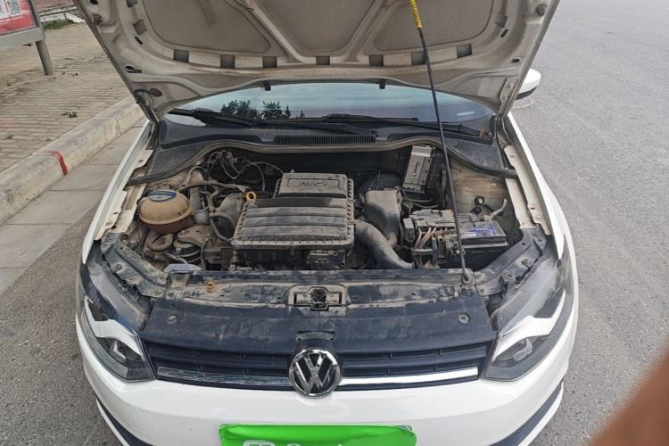 Used Volkswagen Polo 2016 1.4L Manual Fashion Model Engine Bay