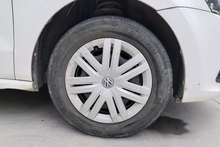 Used Volkswagen Polo 2016 1.4L Manual Fashion Model Exterior 1