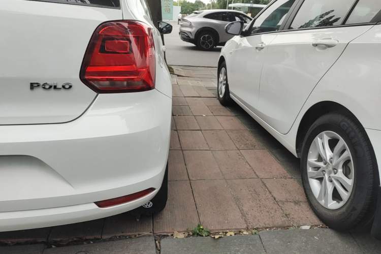Used Volkswagen Polo 2016 1.4L Automatic Trendy Model Exterior 1