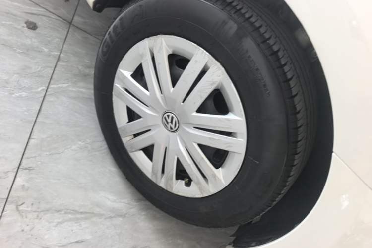Used Volkswagen Polo 2016 1.4L Manual Fashion Model Exterior 1