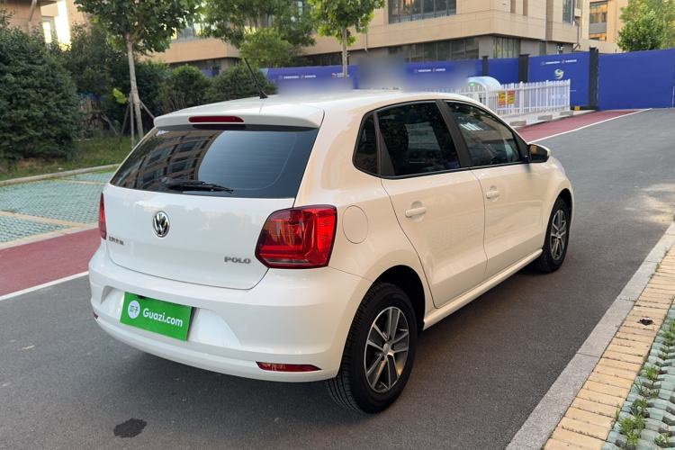 Used Volkswagen Polo 2016 1.4L Manual Fashion Model Exterior 1