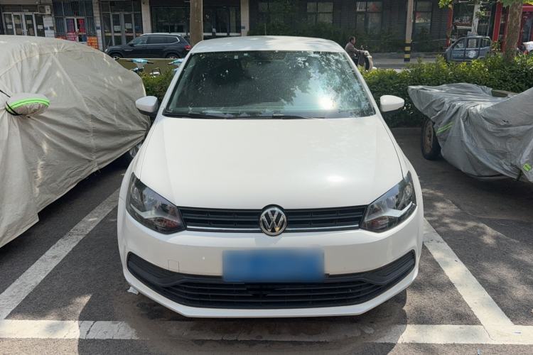Used Volkswagen Polo 2016 1.4L Manual Fashion Model Exterior 1