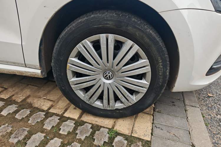 Used Volkswagen Polo 2016 1.6L Automatic Comfort Model Exterior 1