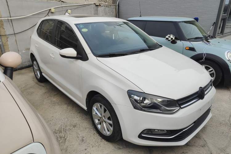 Used Volkswagen Polo 2016 1.6L Automatic Comfort Model Exterior 1
