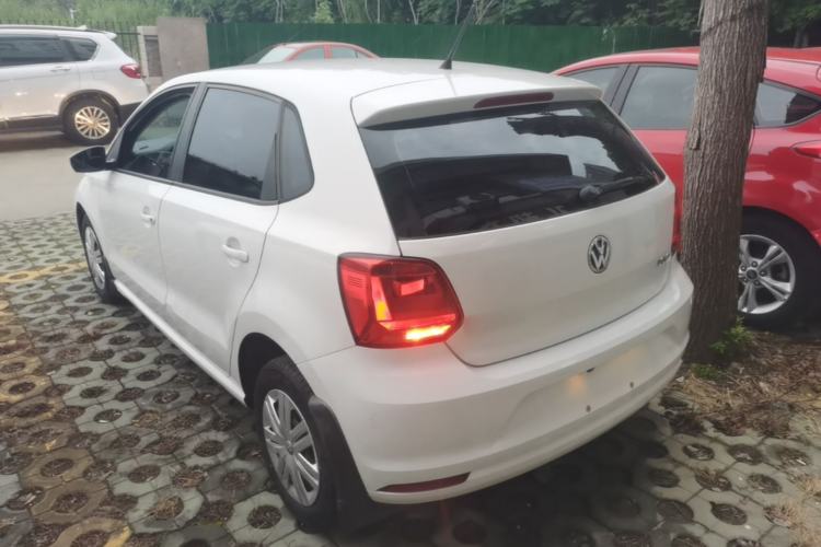 Used Volkswagen Polo 2016 1.4L Manual Fashion Model Exterior 2