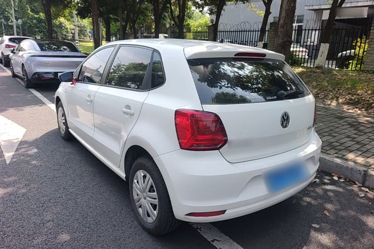Used Volkswagen Polo 2016 1.4L Manual Fashion Model Exterior 2