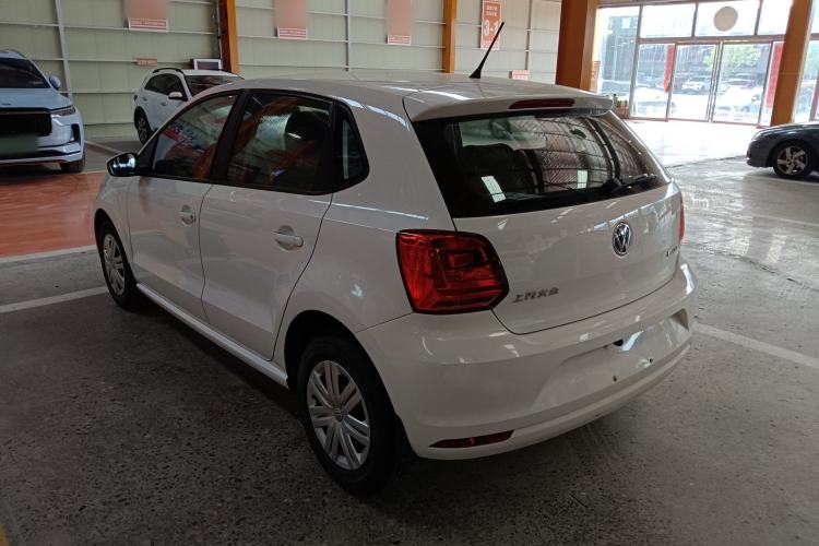 Used Volkswagen Polo 2016 1.4L Manual Fashion Model Exterior 2