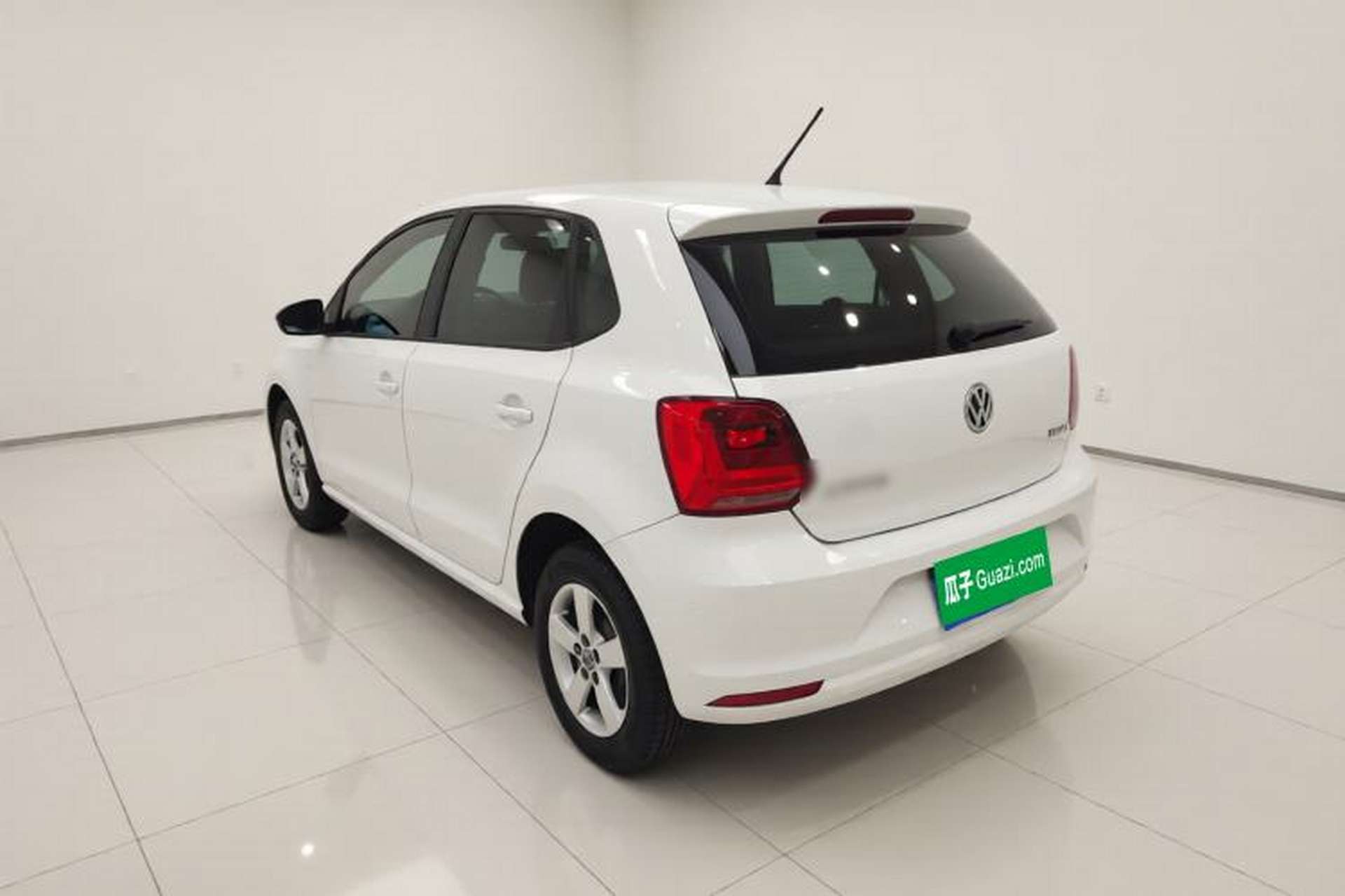 Used Volkswagen Polo 2016 1.4L Manual Fashion Model Exterior 2