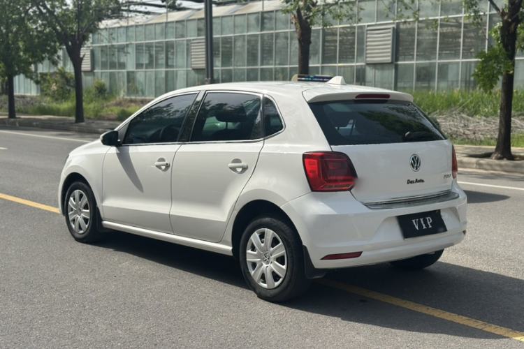 Used Volkswagen Polo 2016 1.4L Manual Fashion Model Exterior 2