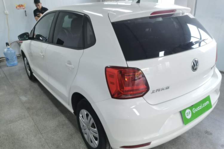 Used Volkswagen Polo 2016 1.4L Manual Fashion Model Exterior 2
