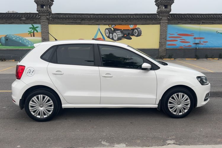 Used Volkswagen Polo 2016 1.6L Automatic Comfort Model Exterior 2