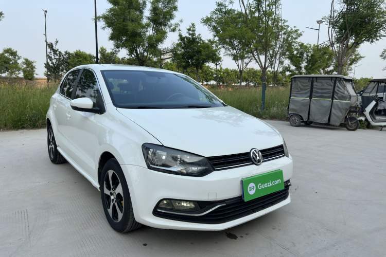 Used Volkswagen Polo 2016 1.4L Manual Fashion Model Exterior 2
