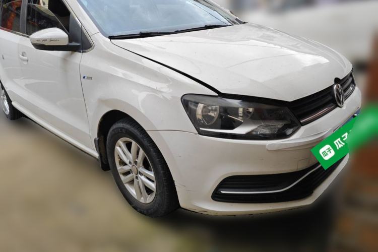 Used Volkswagen Polo 2016 1.4L Manual Fashion Model Exterior 2