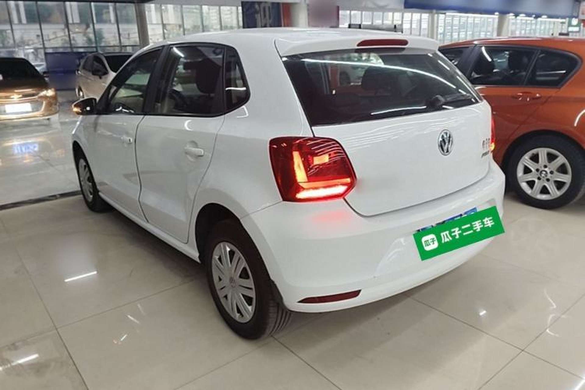 Used Volkswagen Polo 2016 1.4L Manual Fashion Model Exterior 2