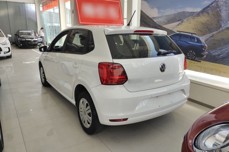Used Volkswagen Polo 2016 1.4L Manual Fashion Model Exterior 2