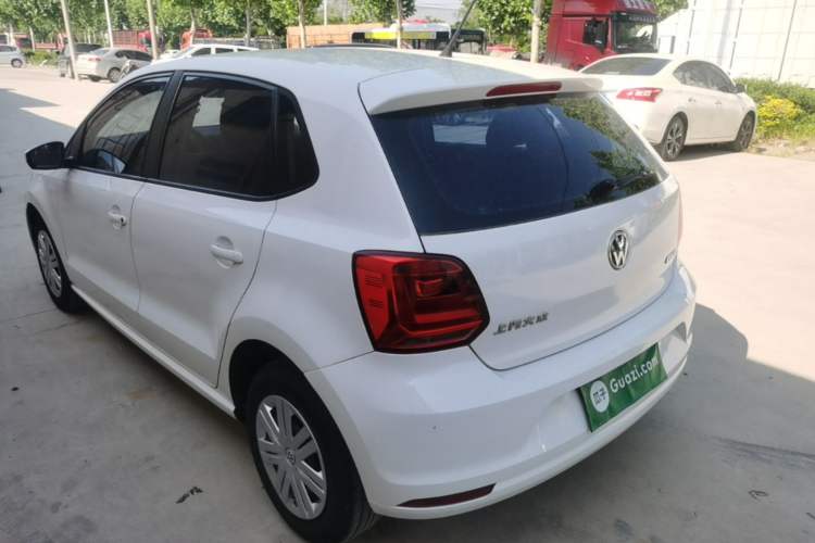 Used Volkswagen Polo 2016 1.4L Manual Fashion Model Exterior 2