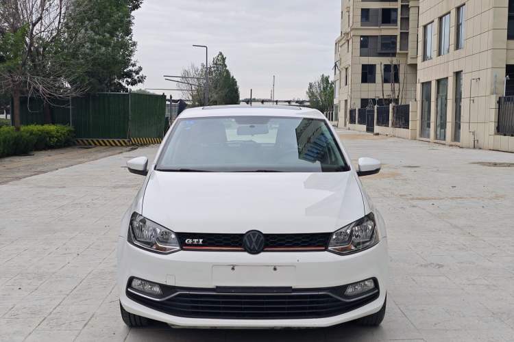 Used Volkswagen Polo 2016 1.6L Automatic Comfort Model Exterior 2