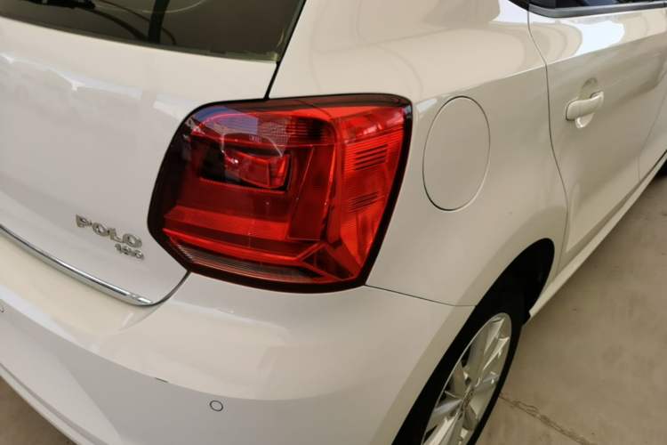 Used Volkswagen Polo 2016 1.6L Automatic Luxury Model Exterior 3