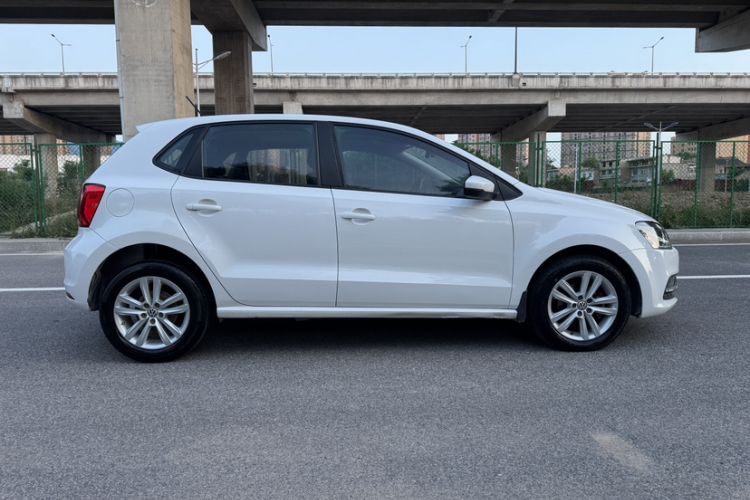 Used Volkswagen Polo 2016 1.6L Automatic Comfort Model Exterior 3
