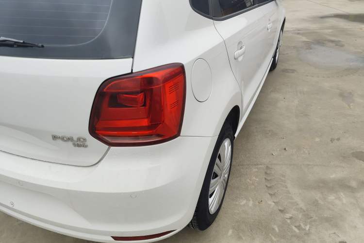 Used Volkswagen Polo 2016 1.6L Automatic Comfort Model Exterior 3