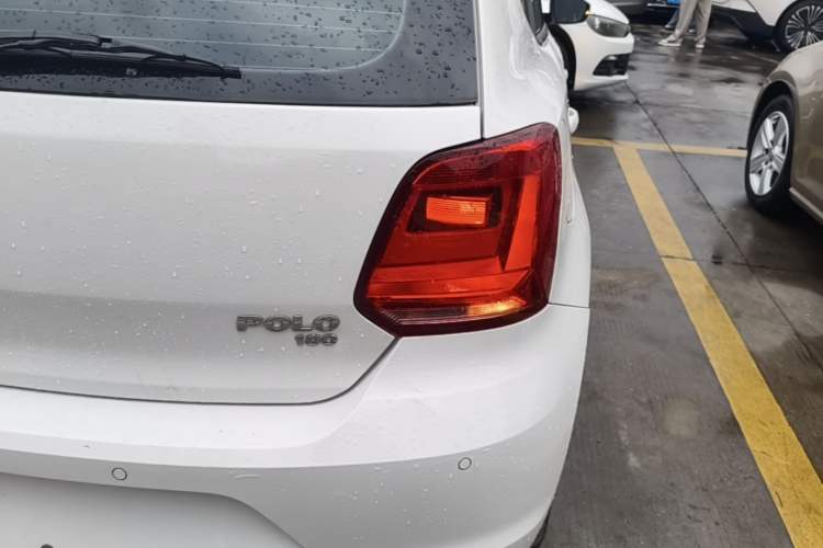 Used Volkswagen Polo 2016 1.6L Automatic Comfort Model Exterior 3
