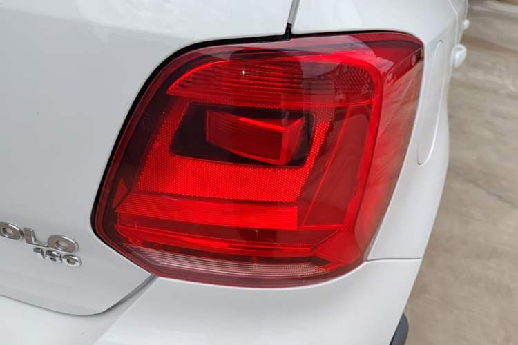 Used Volkswagen Polo 2016 1.6L Automatic Comfort Model Exterior 3