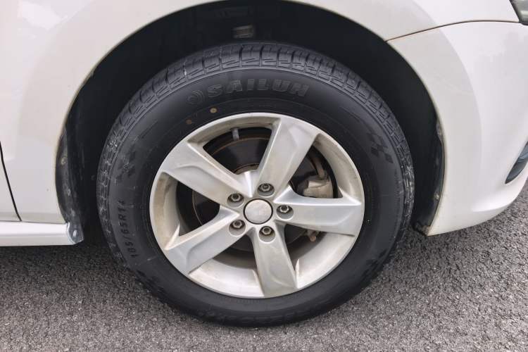 Used Volkswagen Polo 2016 1.4L Manual Fashion Model Exterior 3