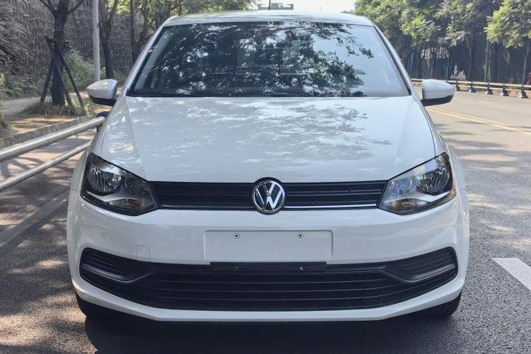 Used Volkswagen Polo 2016 1.4L Manual Fashion Model Exterior 3