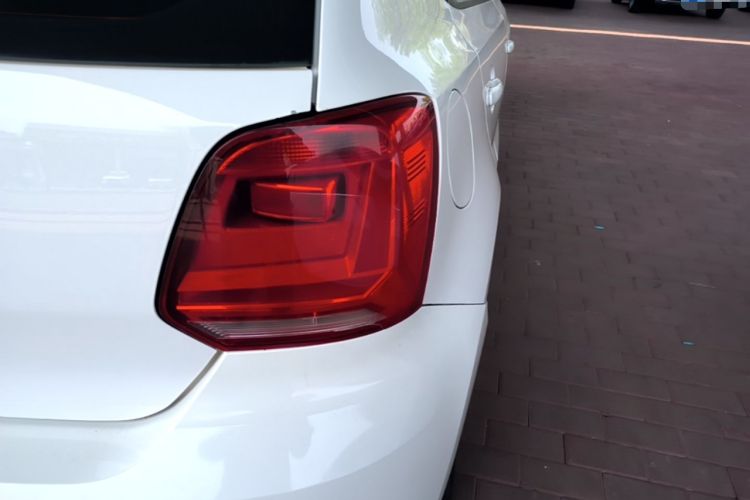 Used Volkswagen Polo 2016 1.4L Manual Fashion Model Exterior 3